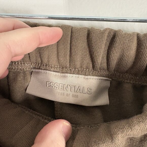 Fear Of God Essentials Women S Brown Wood Fleece Logo 80s High Rise Sweat Shorts - Picture 9 of 11